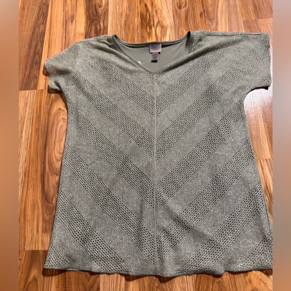 Chicos Women's Easywear Double-Layer V-Neck Top, Vetiver, Size 4/6 S. NWT